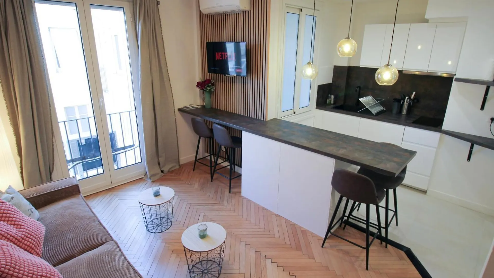 Clemenceau 2 Studio Confortable Clim Et Dressing Proche Gare Nice